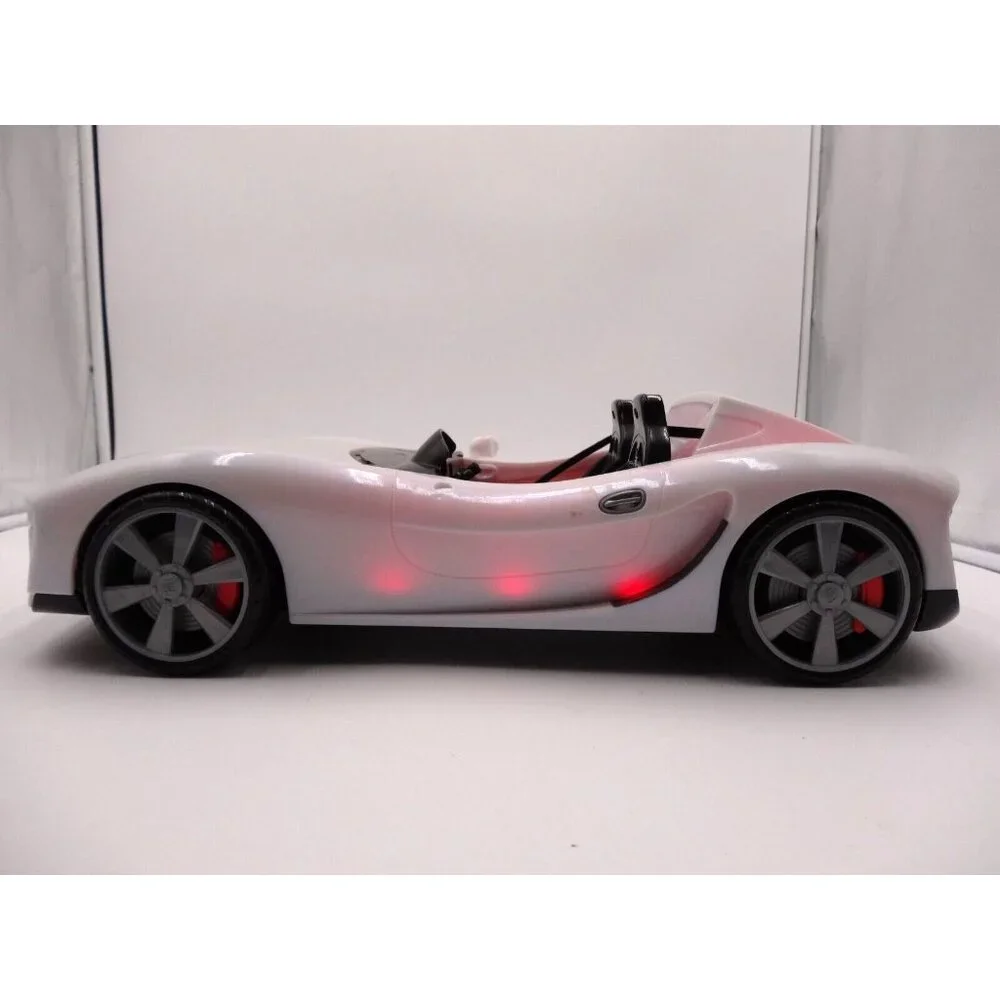 Rainbow High Color Change Car Convertible 8-in-1‎ Light-Up 2 Rainbow Dolls